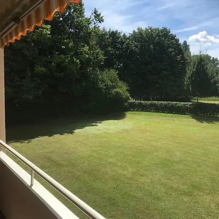 아파트 Am Kurpark Mettnau 라돌프젤암보덴시